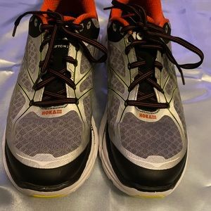 HOKA ONE CLIFTON 2 Mens size 9 in good conditions